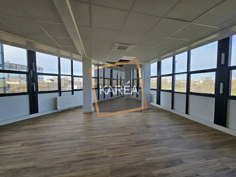 Office in Champigny-sur-Marne to rent - Interior Photo - Image 3 of 5