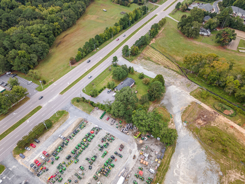 2136 N Main St, Fuquay Varina, NC for sale - Building Photo - Image 2 of 15