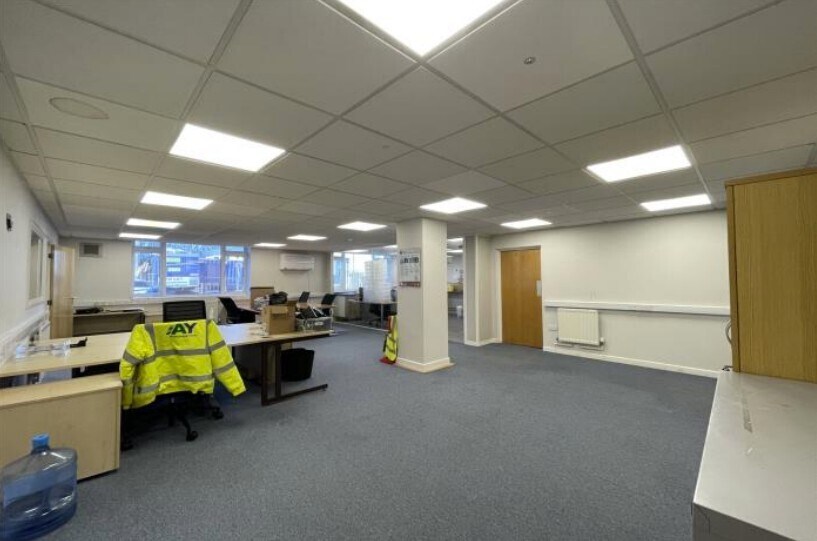 12 Tallon Rd, Brentwood to rent Interior Photo- Image 1 of 3