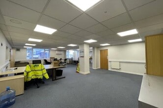 12 Tallon Rd, Brentwood to rent Interior Photo- Image 1 of 3