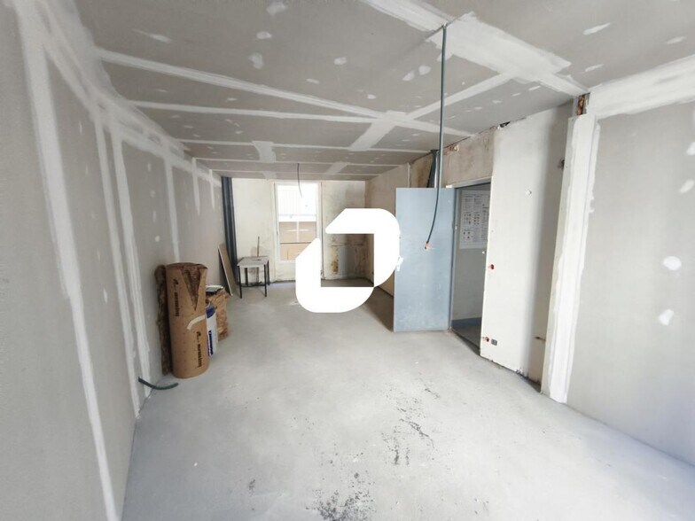Office in Nogent-sur-Marne to rent - Interior Photo - Image 2 of 3