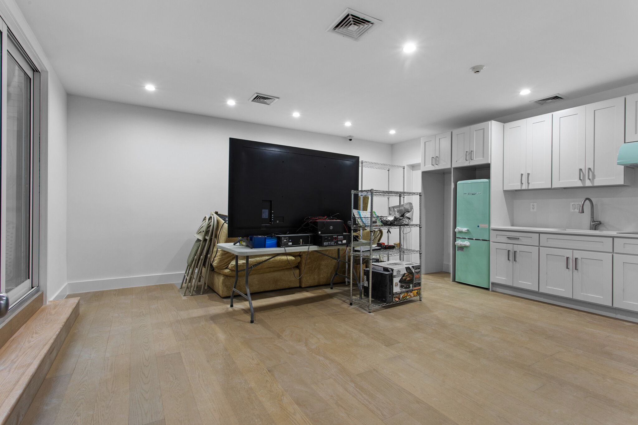 4 E 46th St, New York, NY for rent Building Photo- Image 1 of 7