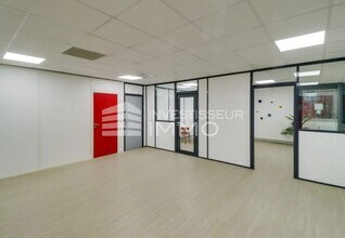 Light Industrial in Villiers-sur-Marne to rent Interior Photo- Image 2 of 3