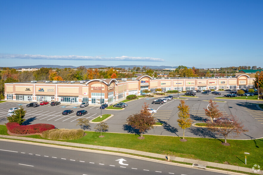 13301 Gateway Center Dr, Gainesville, VA for sale - Building Photo - Image 1 of 1