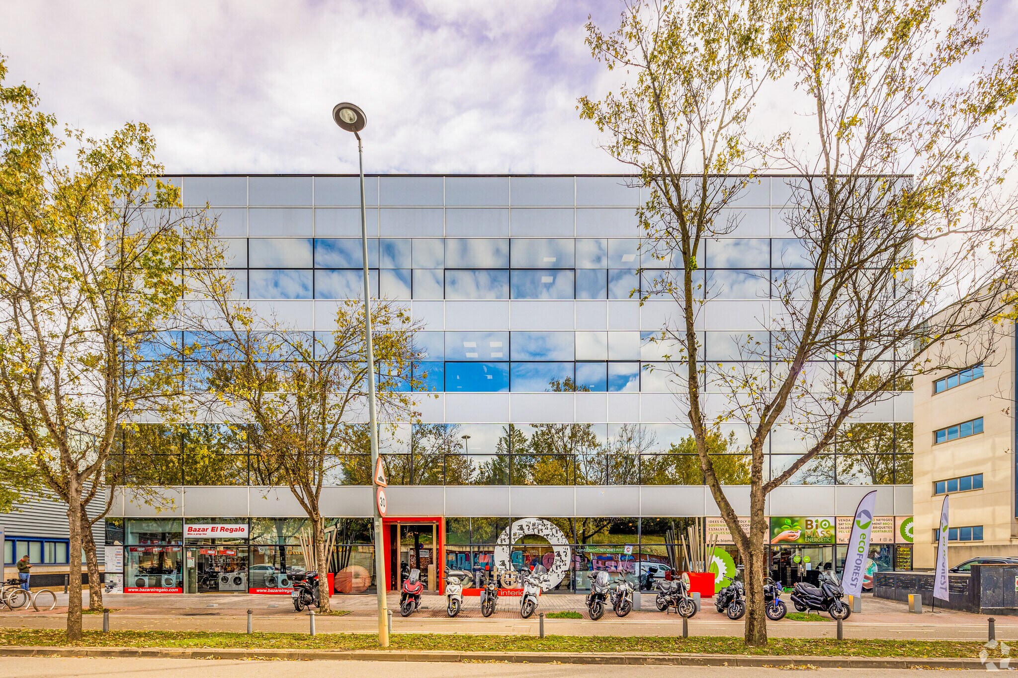 Office in Sant Cugat del Vallès, Barcelona for sale Primary Photo- Image 1 of 5