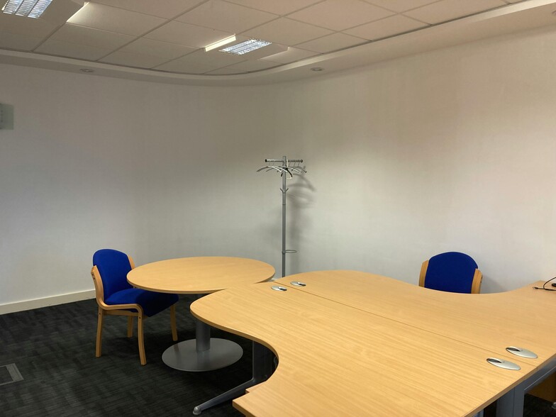 20 Market St, Altrincham to rent - Building Photo - Image 3 of 11