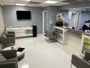 8500 Wilshire Blvd, Beverly Hills, CA to rent Interior Photo- Image 1 of 18