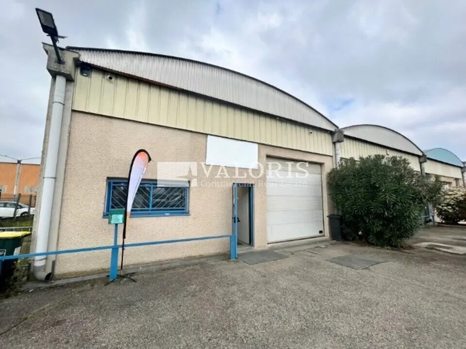 Light Industrial in Saint-Priest for sale Building Photo- Image 1 of 13