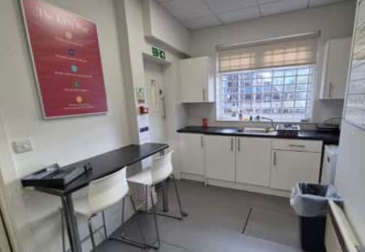 83 Chase Side, London to rent Interior Photo- Image 1 of 3