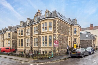 8 Durdham Park, Bristol for rent Primary Photo- Image 1 of 6