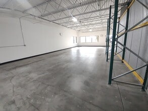 10949 E Peakview Ave, Englewood, CO to rent Interior Photo- Image 2 of 5