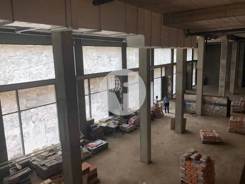 Office / Retail in Cornellà de Llobregat, Barcelona to rent Interior Photo- Image 1 of 2