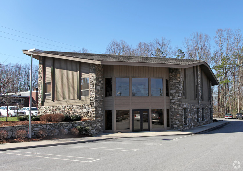 1091 Hendersonville Rd, Asheville, NC for rent - Primary Photo - Image 1 of 5