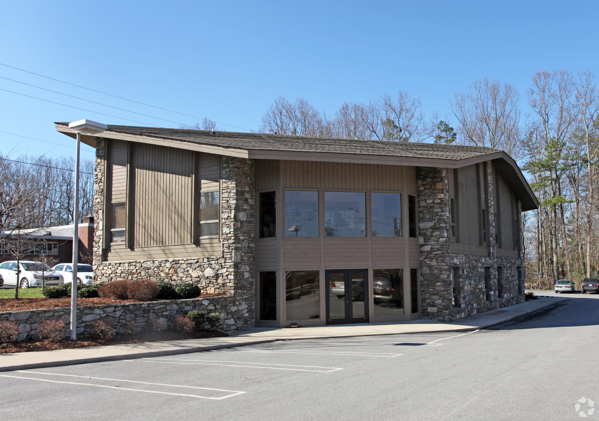 1091 Hendersonville Rd, Asheville, NC for rent Primary Photo- Image 1 of 6