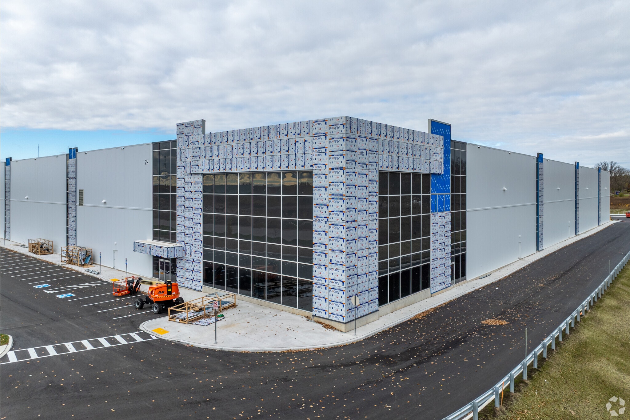 22 Medicorum Pl, Hamilton, ON to rent Primary Photo- Image 1 of 27