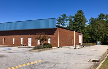 880 Royal Park Dr, Monroe, GA for rent Building Photo- Image 2 of 4