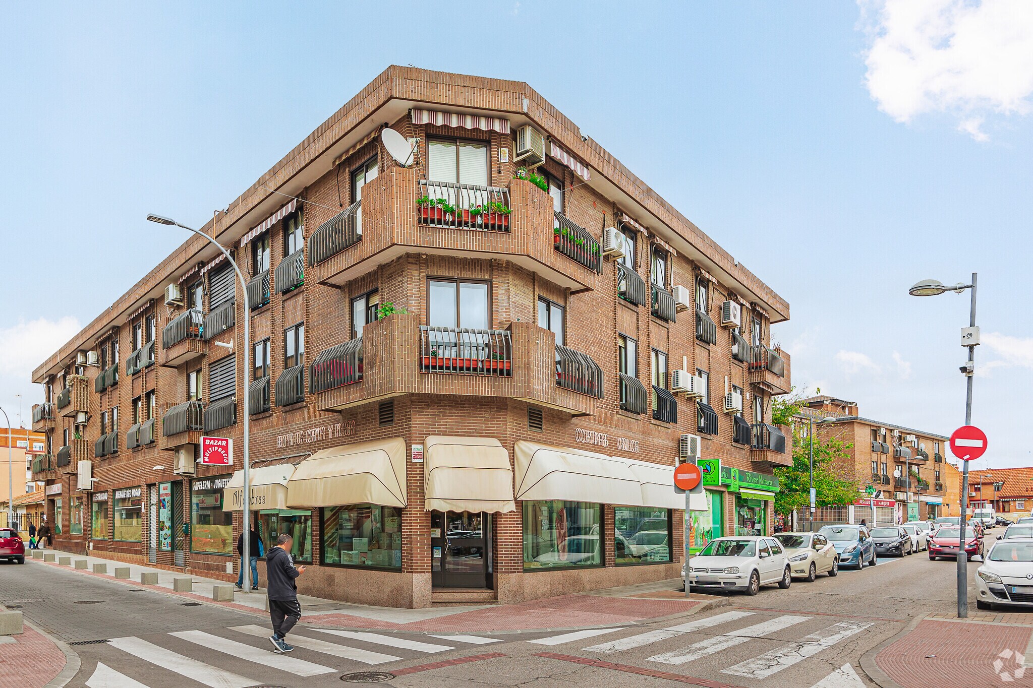Calle la Era, 8, Mejorada del Campo, Madrid to rent Primary Photo- Image 1 of 3