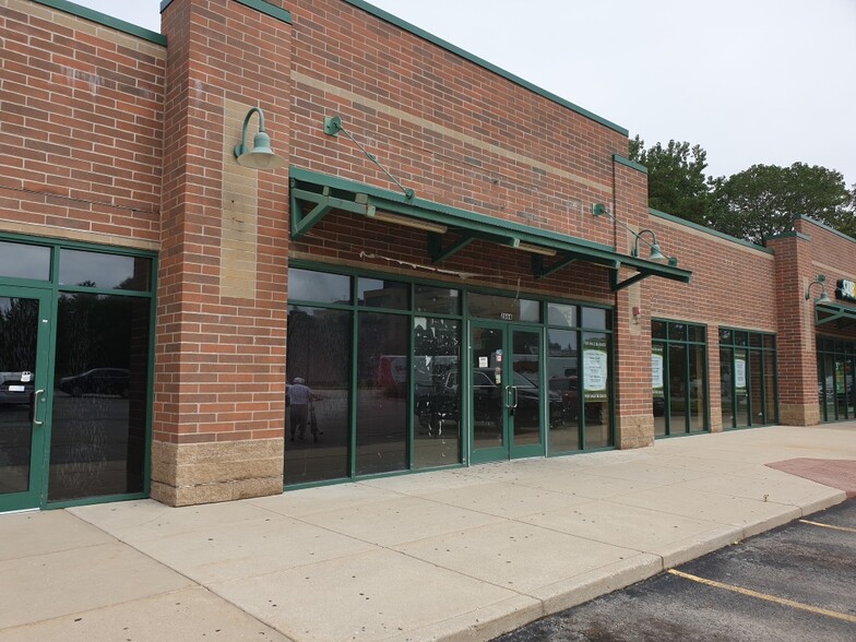 2662-2674 W Washington St, Waukegan, IL for rent - Building Photo - Image 1 of 4