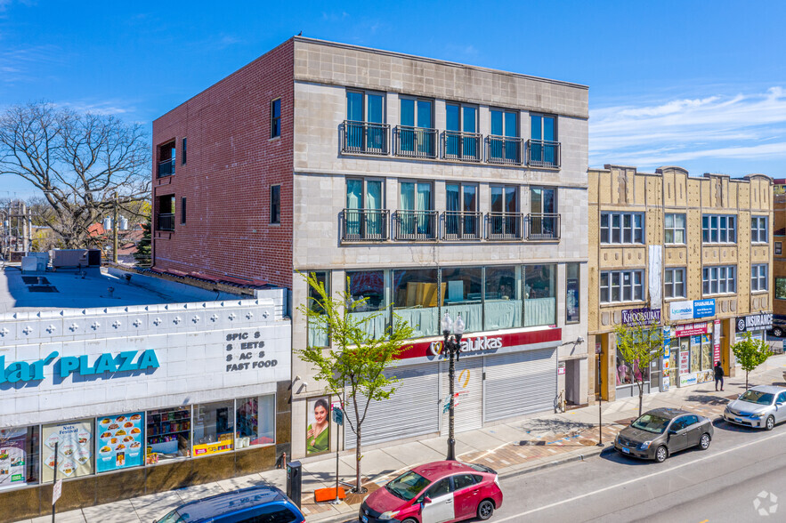 2642 W Devon Ave, Chicago, IL for sale - Building Photo - Image 1 of 1