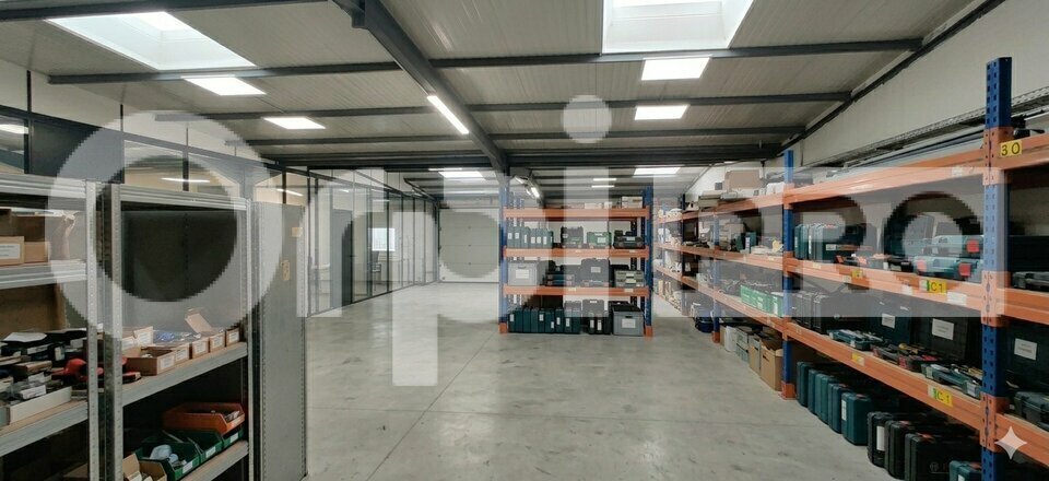Light Industrial in Savigny Sur Orge for sale - Interior Photo - Image 2 of 5