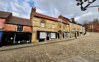 14 The Strait, Lincoln to rent Building Photo- Image 2 of 13