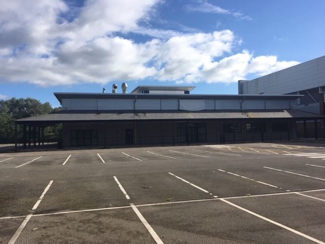 1A Robin Park, Wigan for sale - Primary Photo - Image 1 of 1