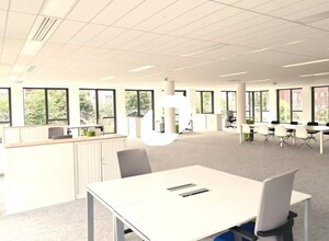 2 Avenue De La Gare, Montigny-le-Bretonneux to rent Interior Photo- Image 2 of 6