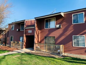 1000-1100 Briden Dr, Marengo, IL for sale Building Photo- Image 1 of 1