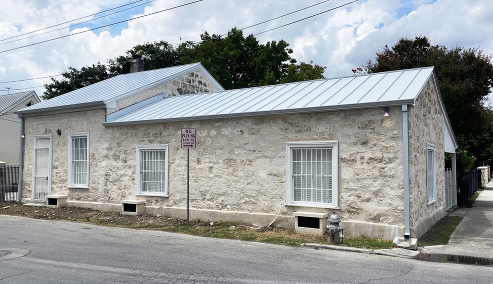 423 8th St, San Antonio, TX for rent - Building Photo - Image 2 of 17