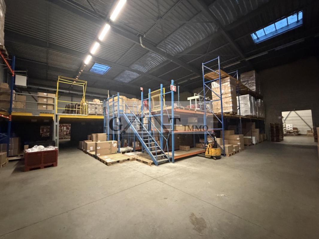 Industrial in Saint-Michel-sur-Orge for sale Building Photo- Image 1 of 15