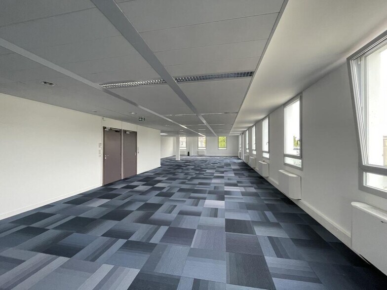 11 Rue Pascal, Bron to rent - Interior Photo - Image 3 of 9