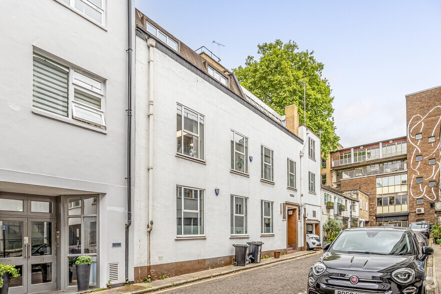 33 Johns Mews, London to rent - Building Photo - Image 3 of 3