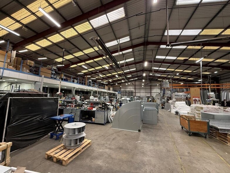 Green Ln, Heywood to rent - Building Photo - Image 2 of 18