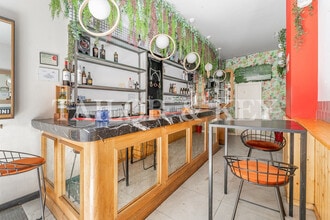 Retail in Madrid, Madrid to rent Interior Photo- Image 2 of 10