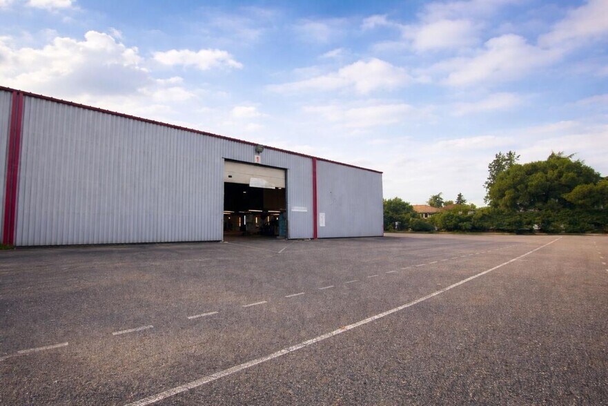 Light Industrial in Lespinasse to rent - Building Photo - Image 2 of 7