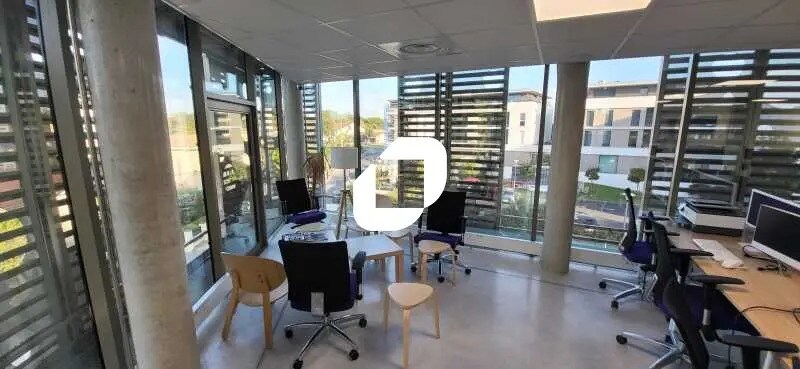 Office in Mérignac to rent - Building Photo - Image 3 of 17