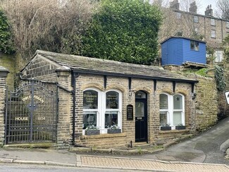 More details for 252 Halifax Rd, Sowerby Bridge - Retail for Sale