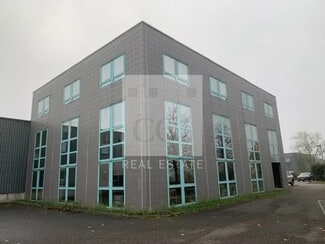 More details for 25 Rue Du 35eme Regiment D'Aviation, Bron - Office for Sale