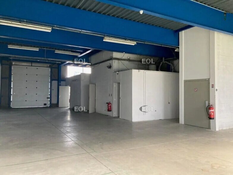 Light Industrial in Vitry-sur-Seine to rent - Building Photo - Image 1 of 6