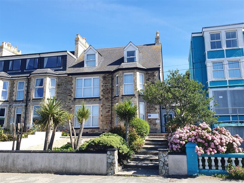 79 Mount Wise, Newquay, TR7 2BP UK