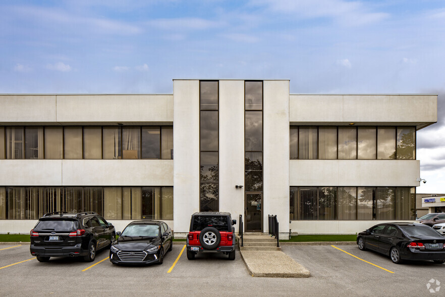 7420 Airport Rd, Mississauga, ON for rent - Building Photo - Image 3 of 5