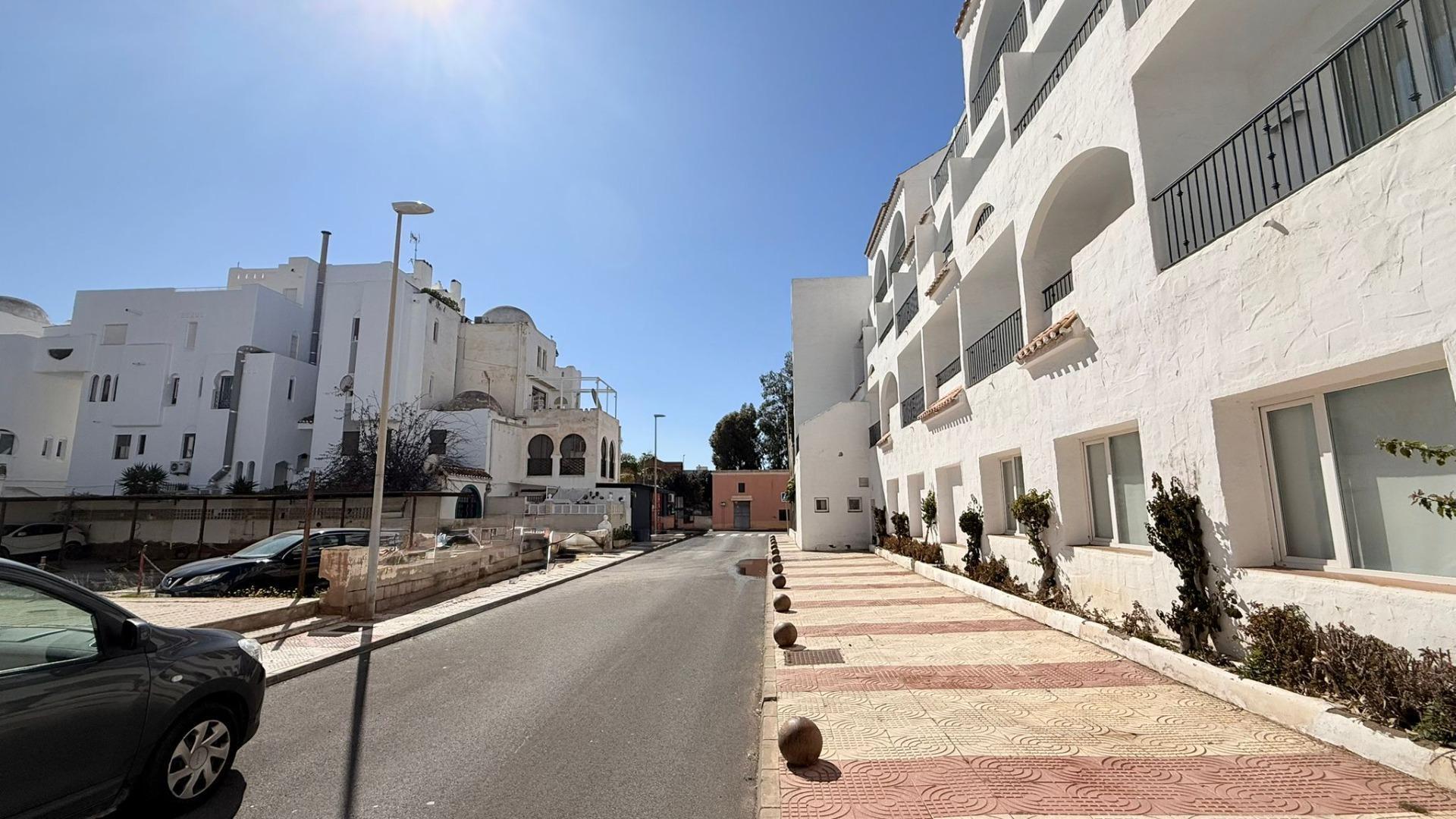 Retail in Roquetas de Mar, Almería for sale Primary Photo- Image 1 of 6