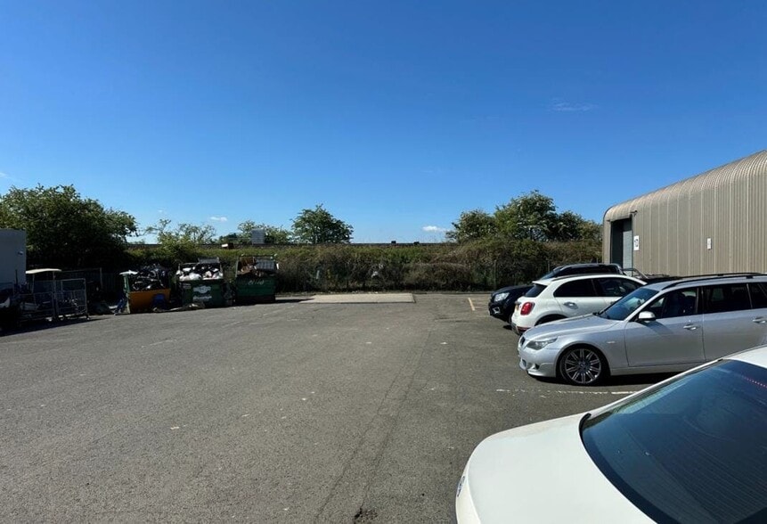 Pitreavie Way, Dunfermline to rent - Building Photo - Image 3 of 8