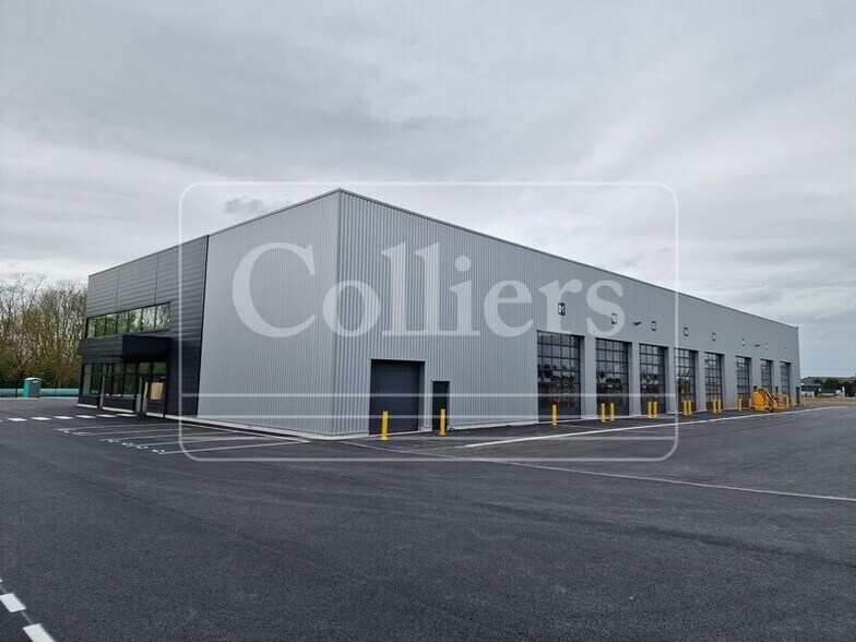 Light Industrial in Cabannes for sale - Building Photo - Image 2 of 3