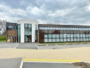 Breckland, Milton Keynes for rent Building Photo- Image 1 of 5