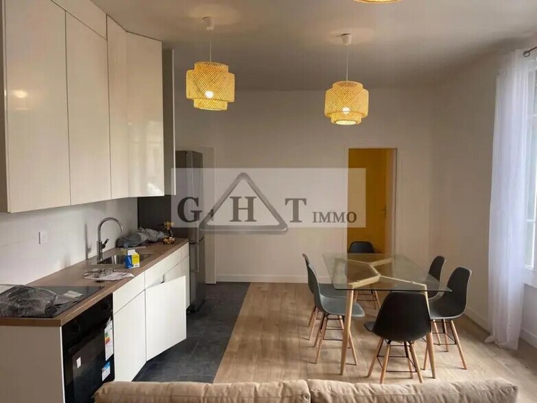 Office in Orly to rent - Building Photo - Image 3 of 4