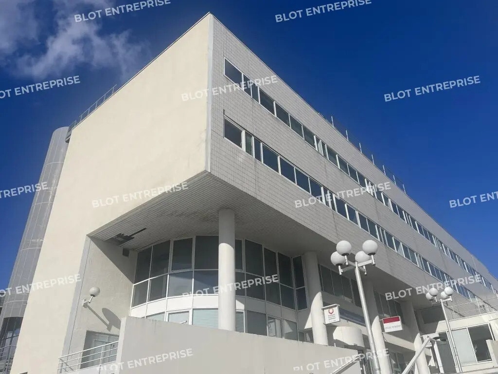Vente Bureaux 1 275 m² - Photo 1