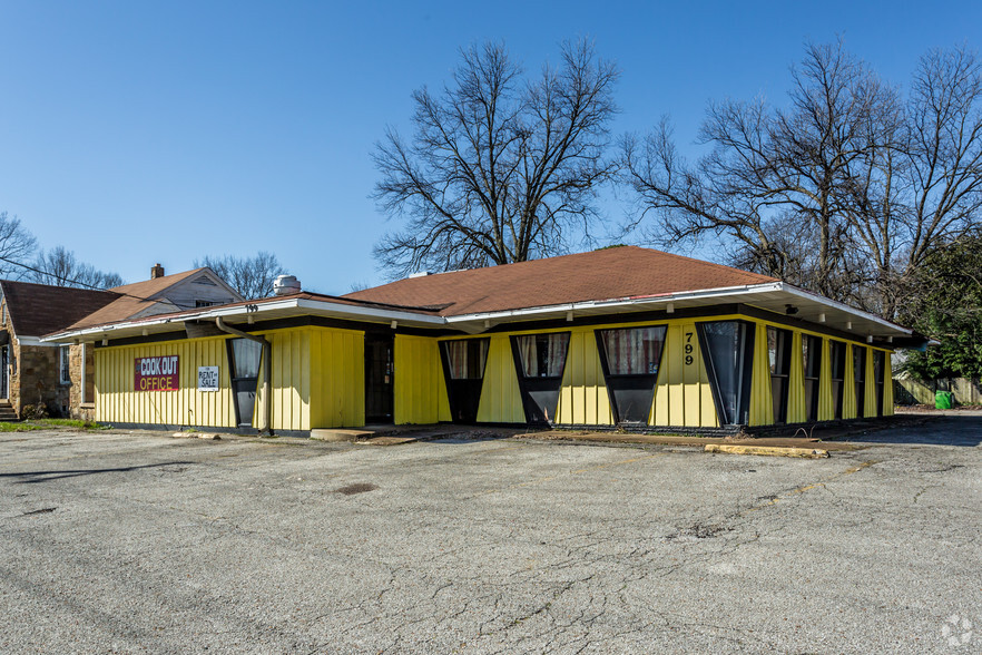 799 S Highland St, Memphis, TN for sale - Primary Photo - Image 1 of 1