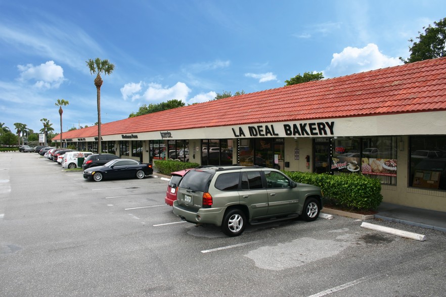 6651-6689 Lake Worth Rd, Lake Worth, FL for rent - Primary Photo - Image 1 of 12