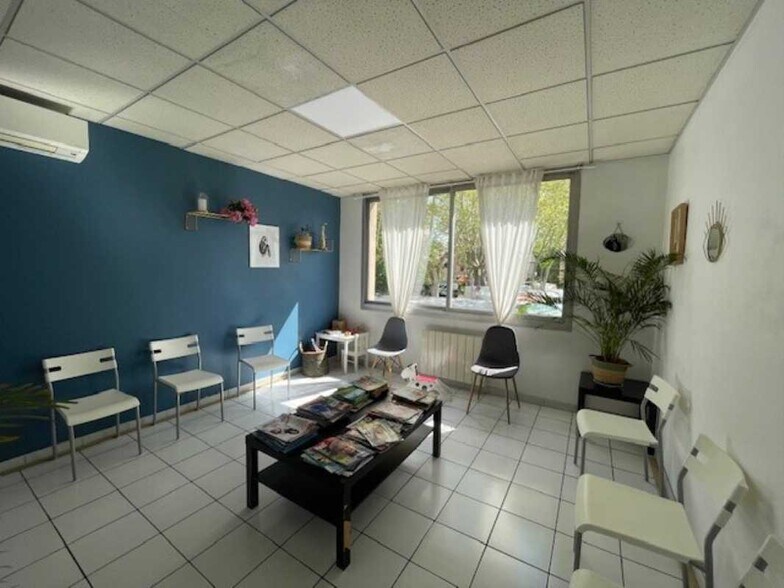 Office in Lyon to rent - Interior Photo - Image 3 of 4